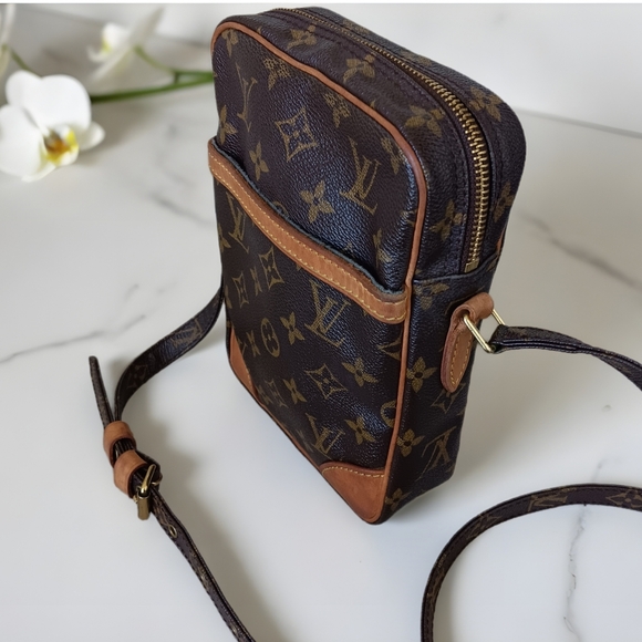 Louis Vuitton Danube EUC✨️ Monogram Messenger Bag – Vintage Unisex - Picture 5 of 16